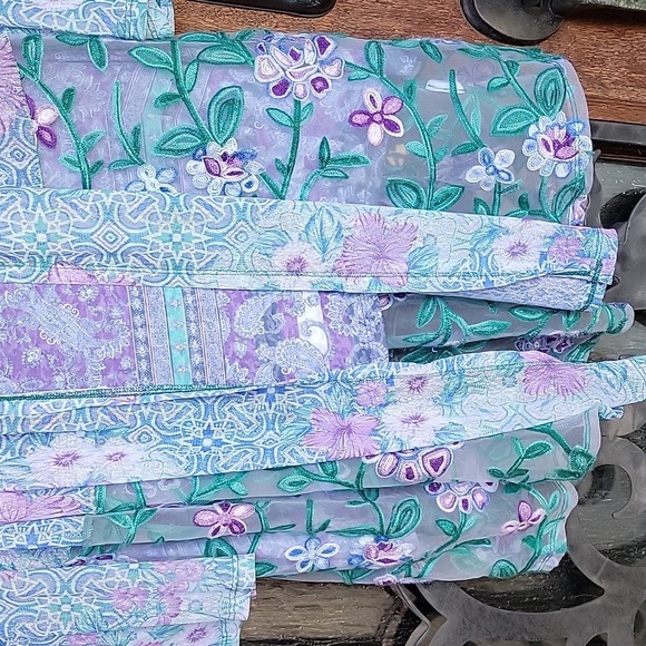 Floral Blue and Purple Women's 2 Piece Top - Picture 4 of 12